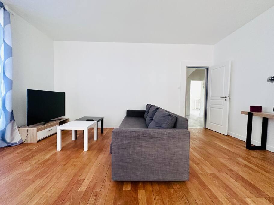 Spacieux Et Lumineux Apartamento